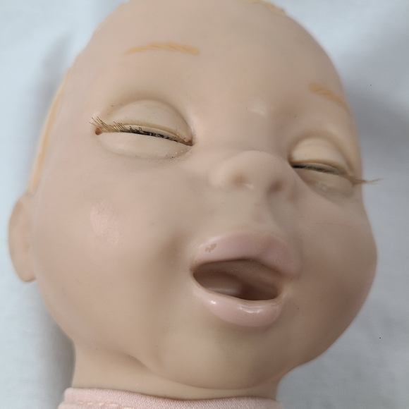 Spin Master Luvabella Newborn Interactive Toy Girl Doll Pink Realistic 14" Works - Picture 8 of 15